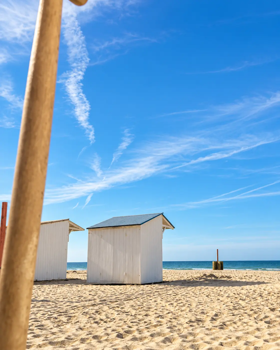 Strandcabines aan zee in Blankenberge